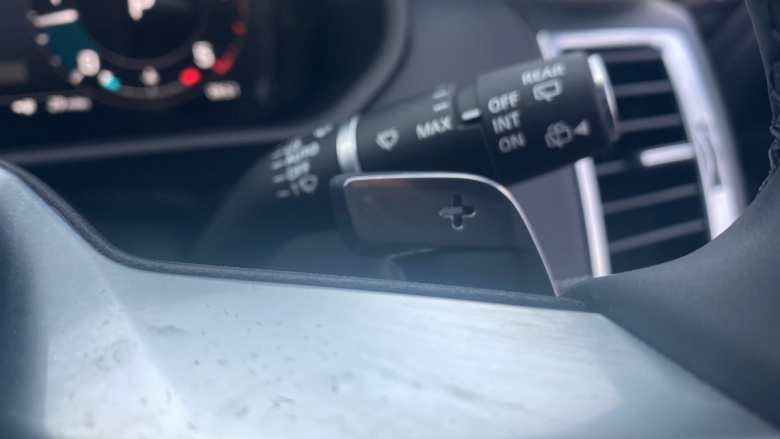 Land Rover Discovery 3.0 D300 Dynamic SE 5dr Auto Diesel Station Wagon